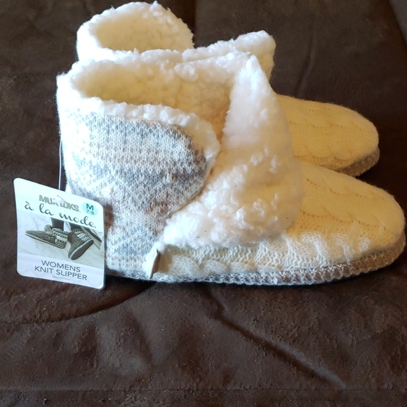 Muk Luks Shoes - Cream colored Muk Luks slippers - NWT